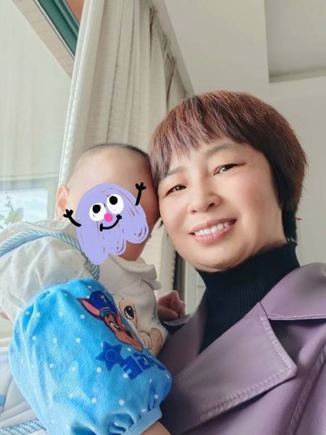谭阿姨工作生活照3