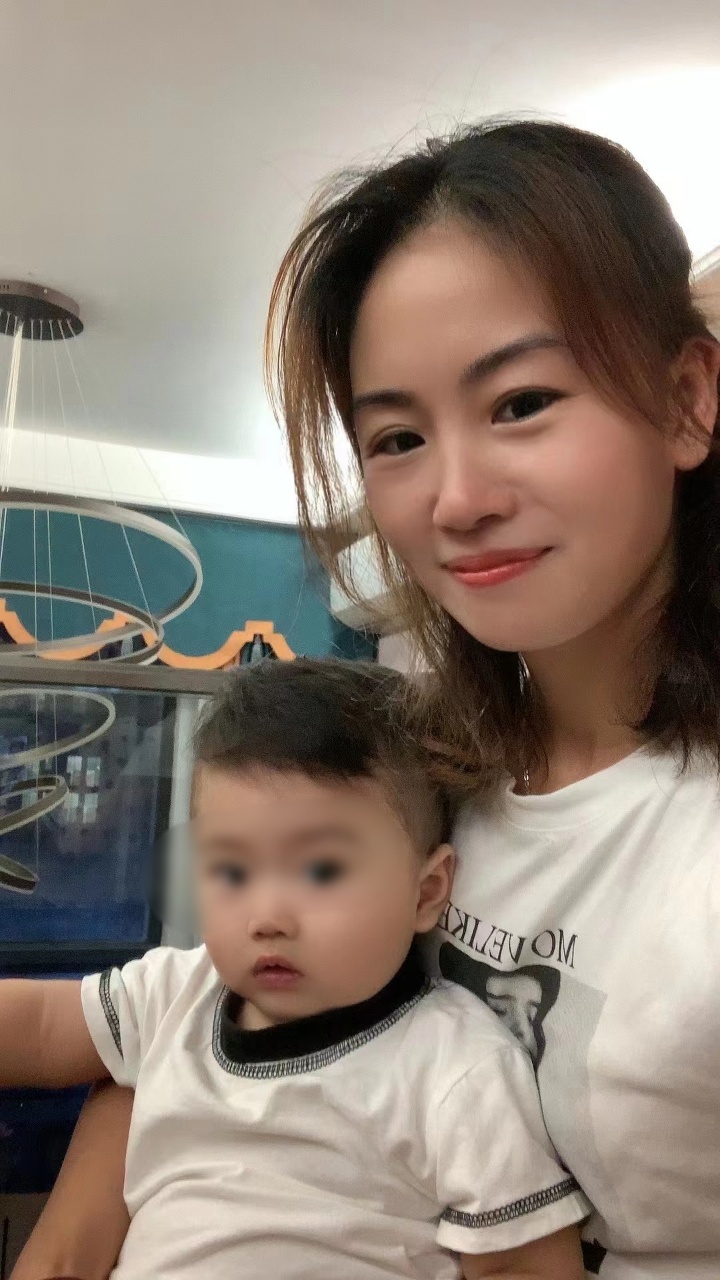洪阿姨工作生活照9