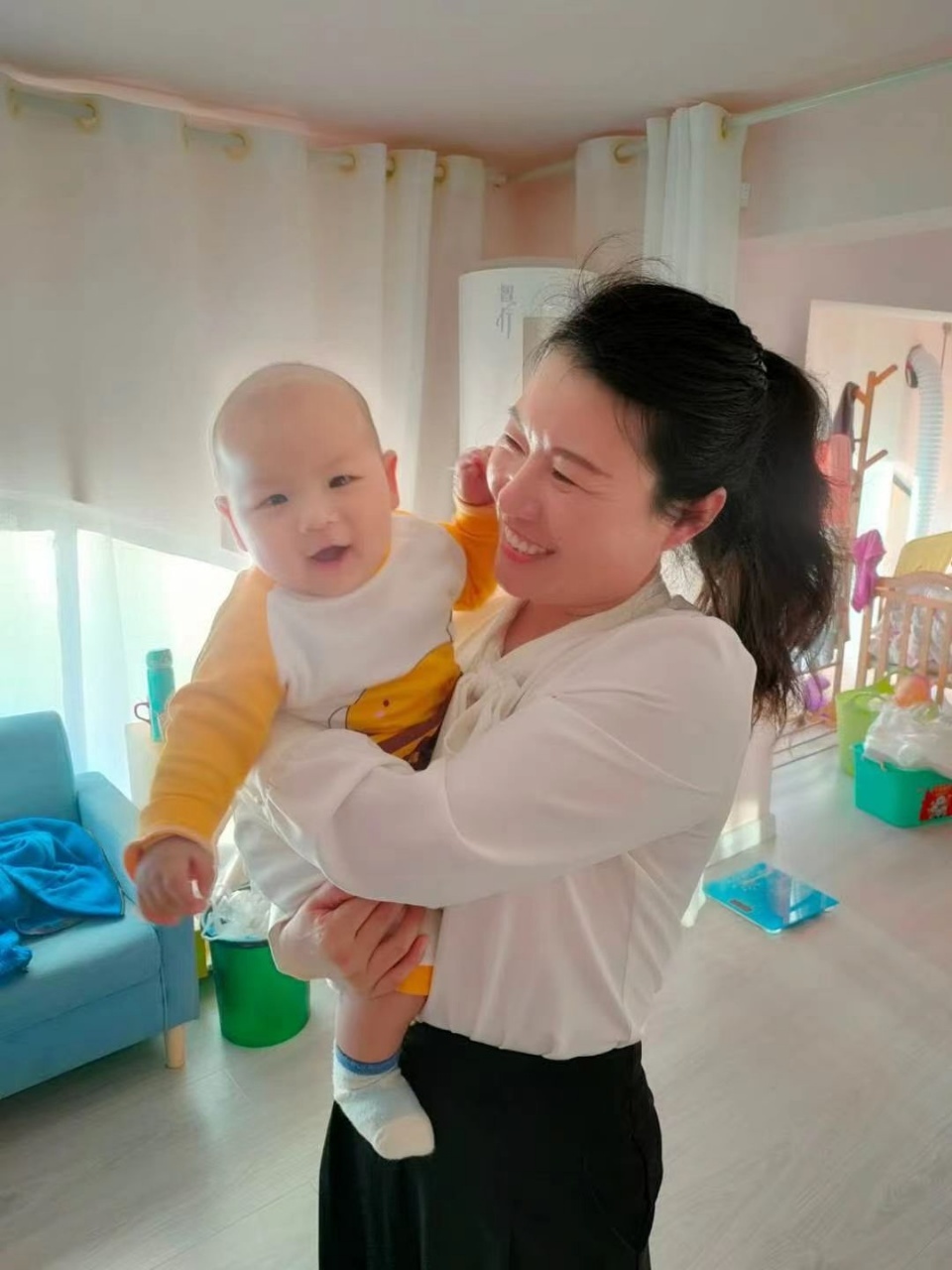 全国育婴师杨阿姨公开照片
