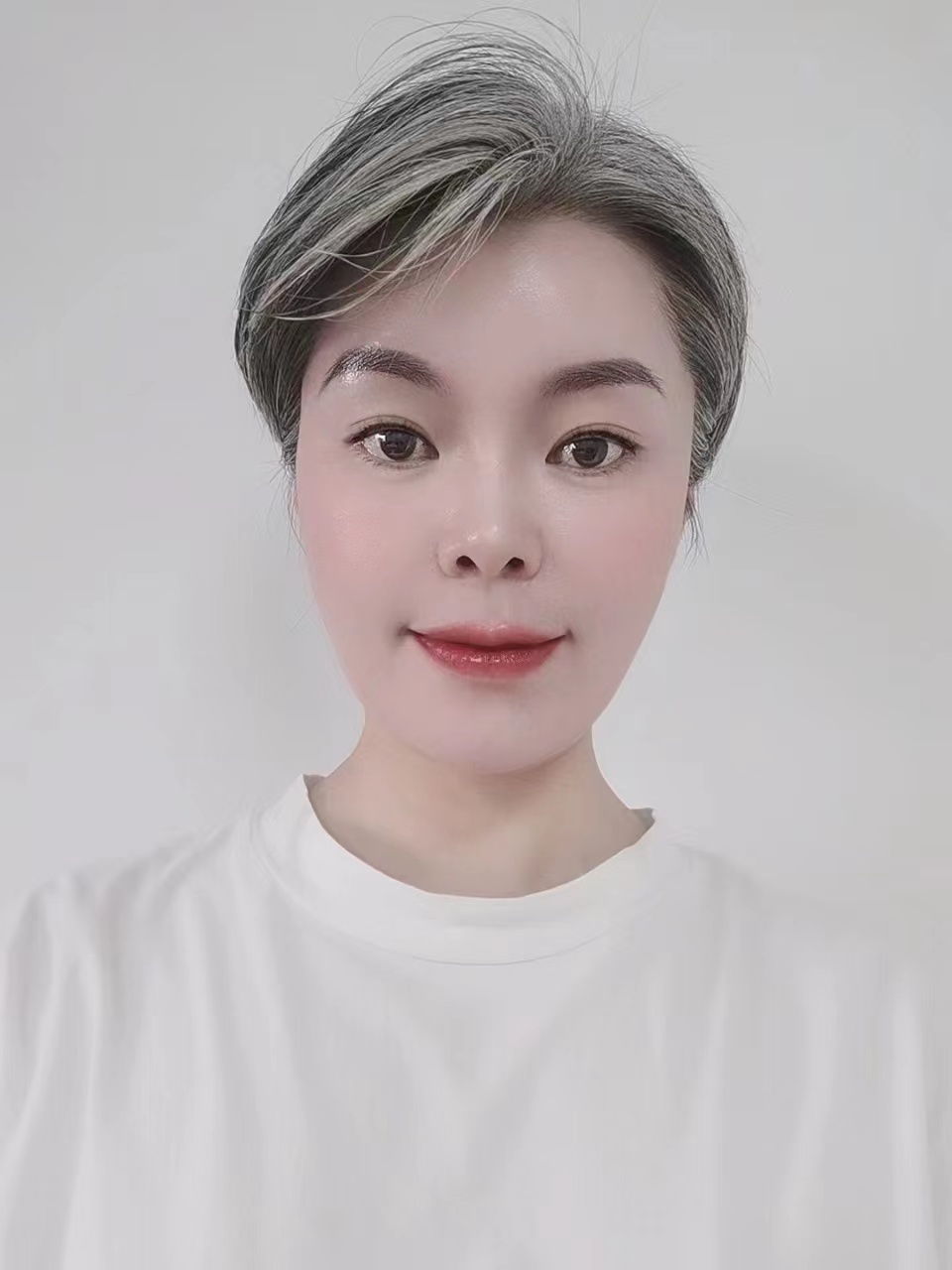上海家务师冯阿姨公开照片