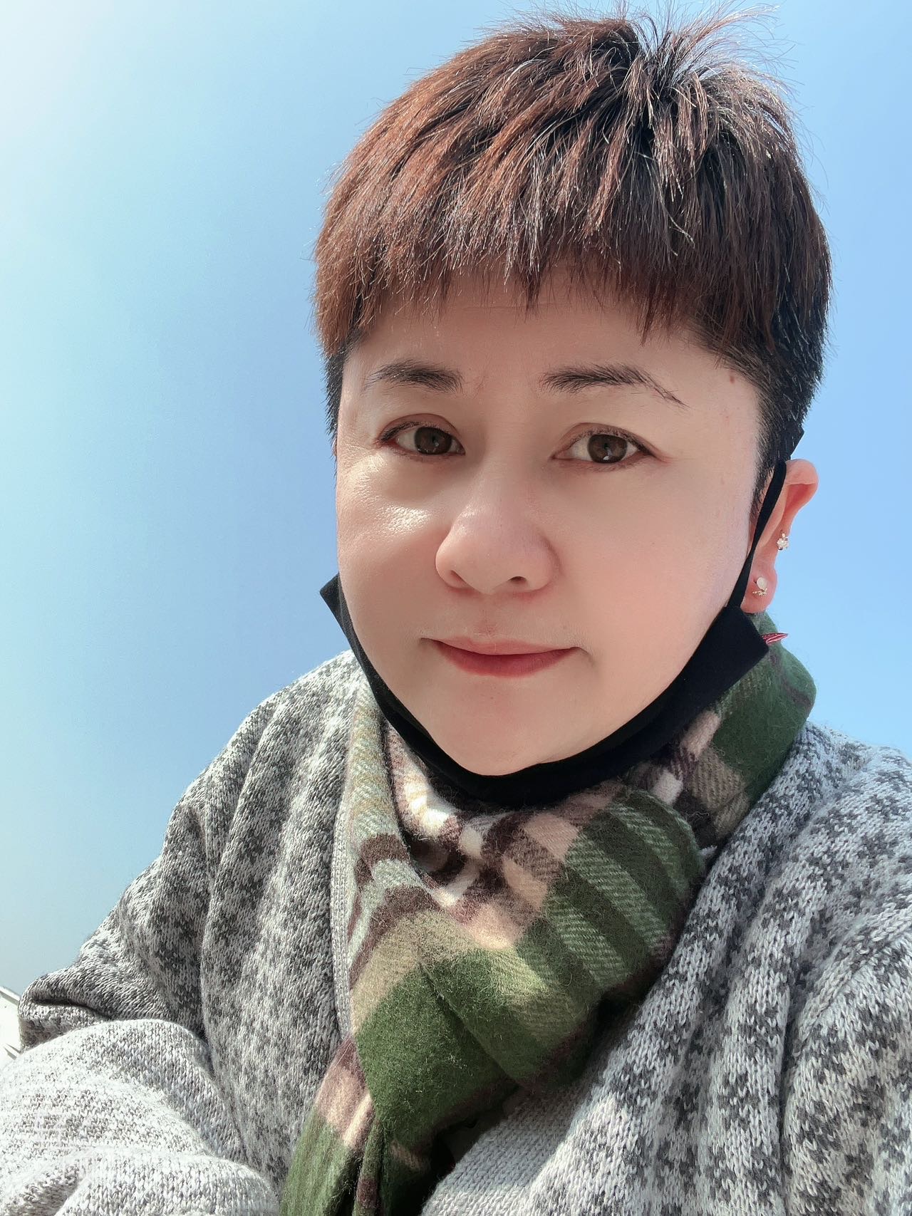 盖阿姨工作生活照2