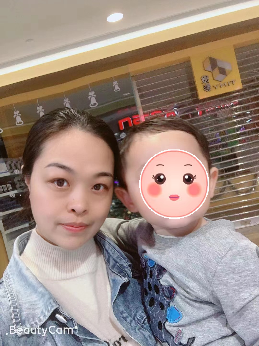 上海育婴师刘阿姨公开照片