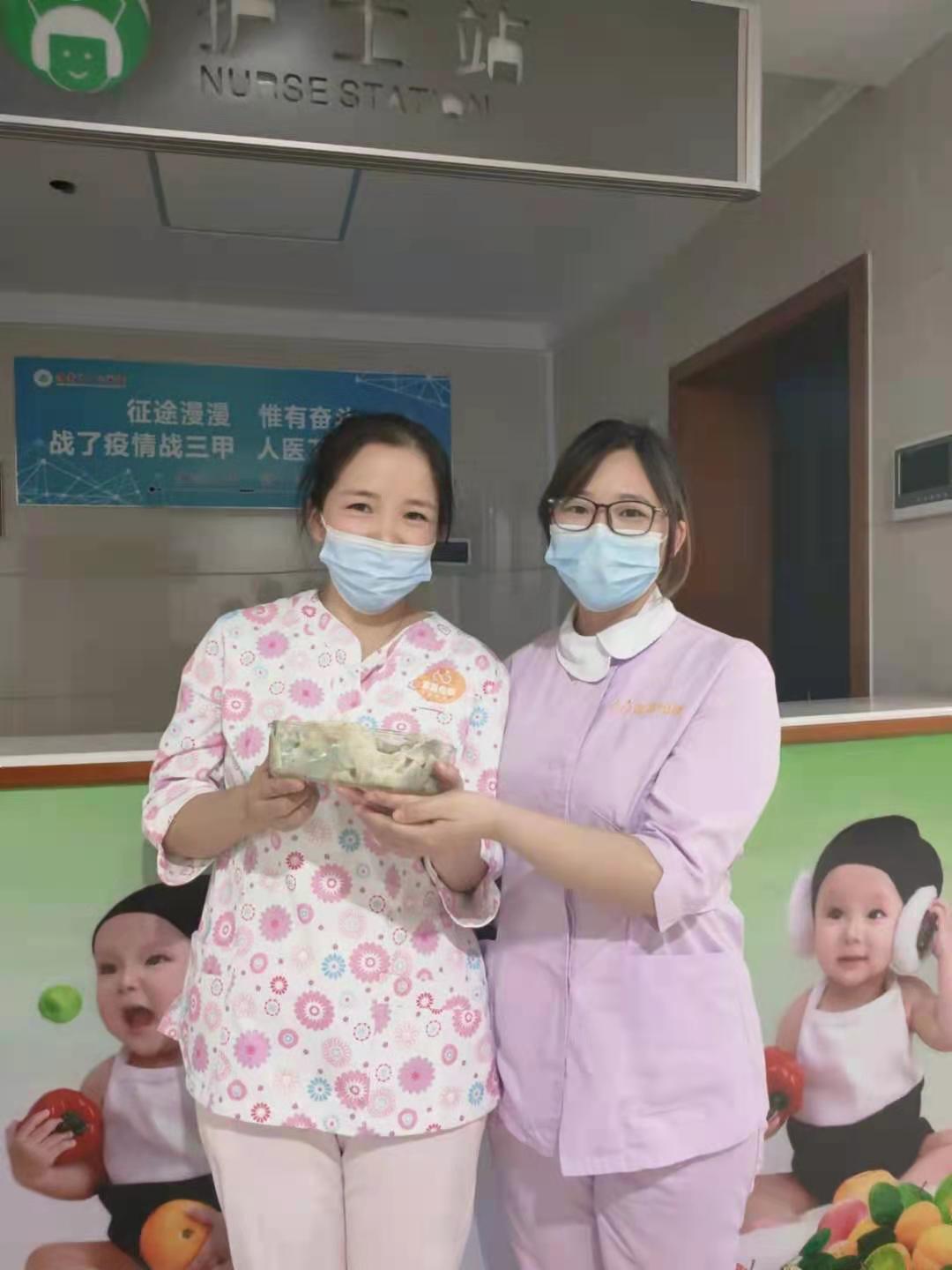 张阿姨工作生活照1