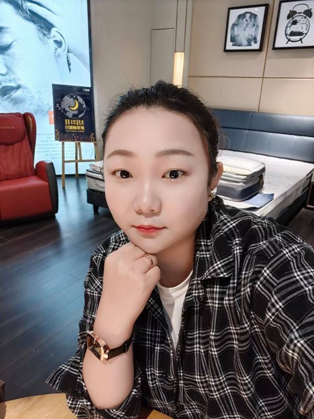 邓阿姨缩略图2