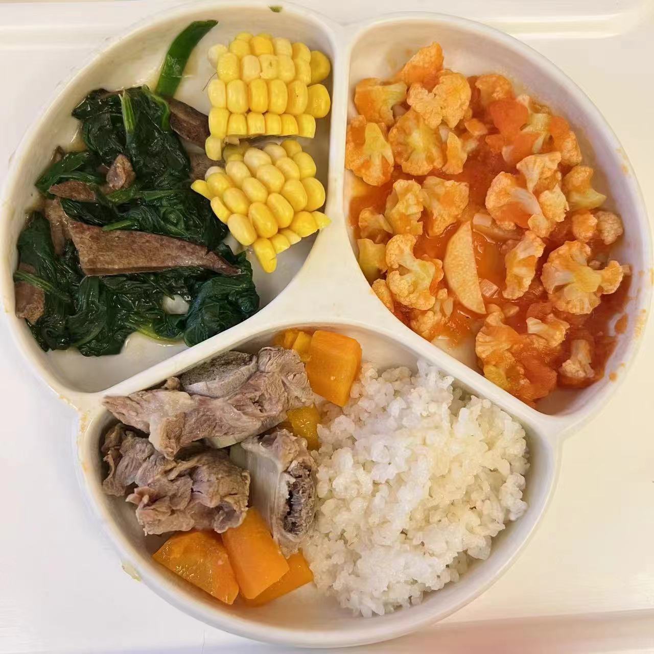 刘阿姨工作生活照2