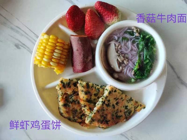 刘阿姨工作生活照3
