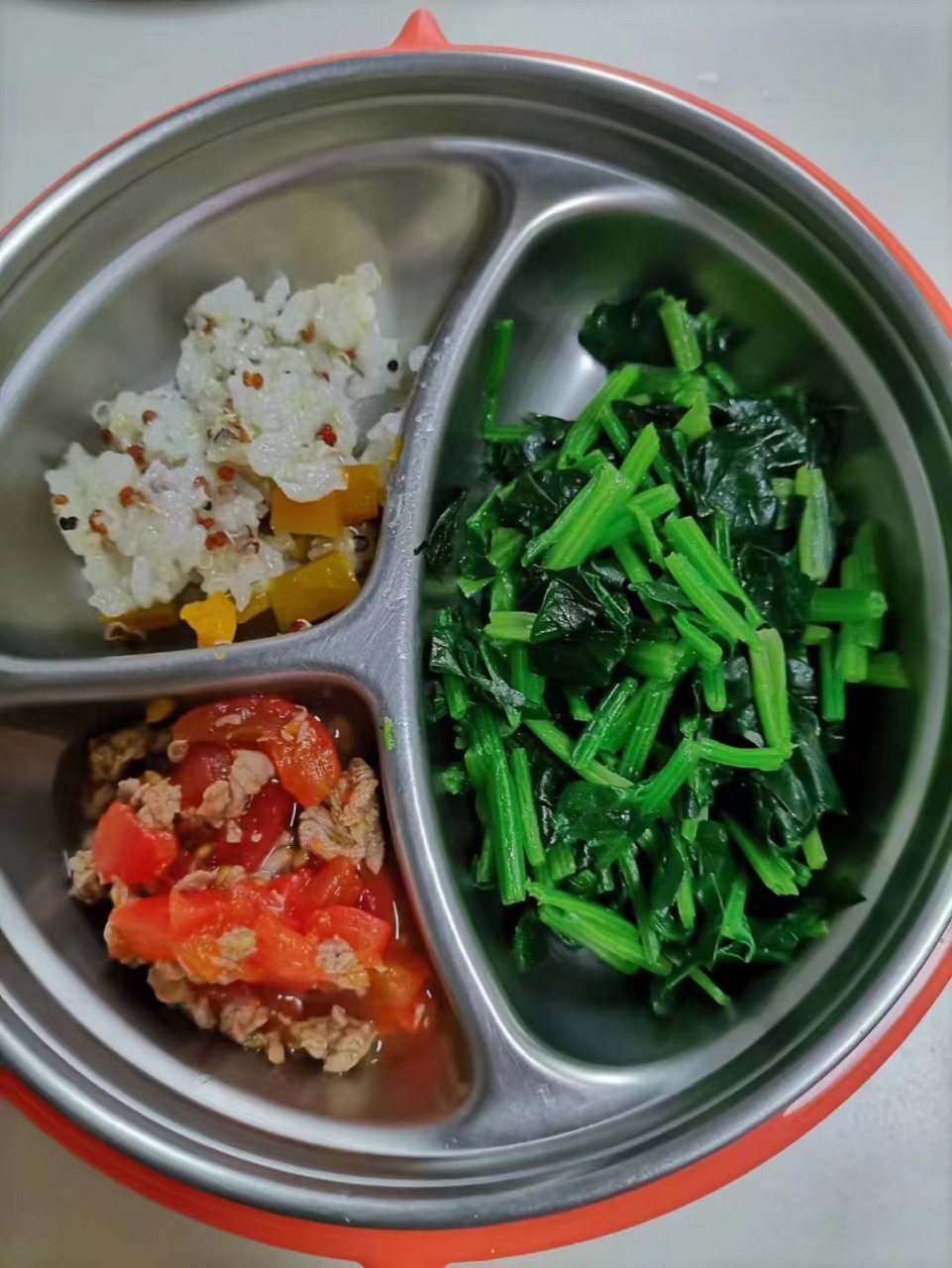 孙阿姨工作生活照2
