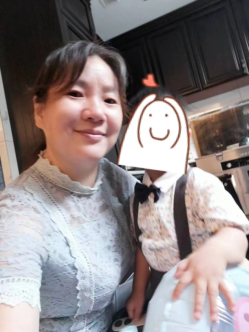 上海育婴师、月嫂鲍阿姨公开照片