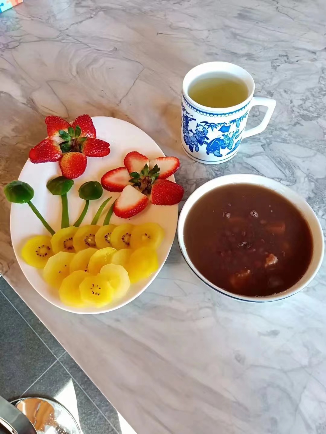 李阿姨工作生活照3
