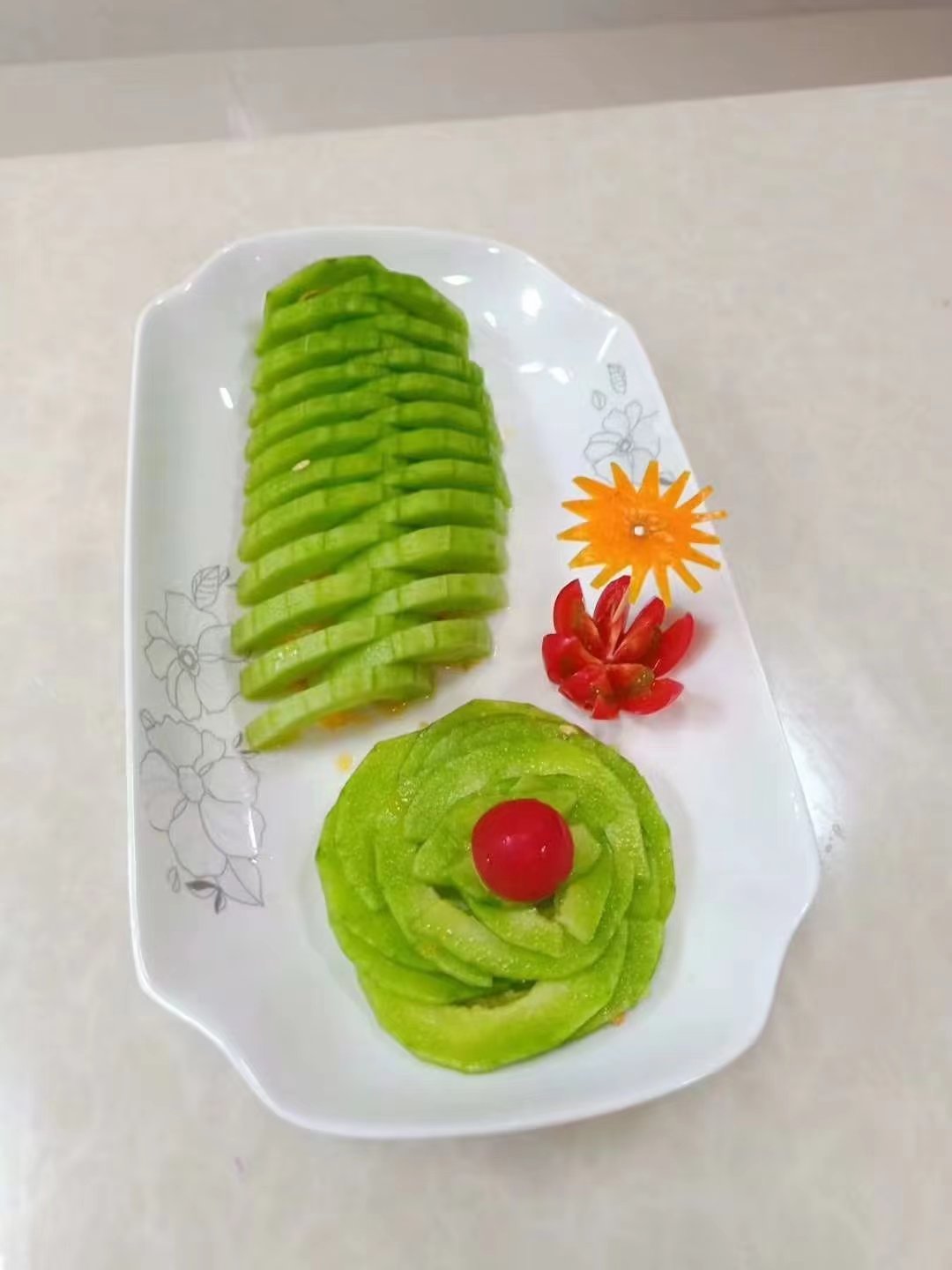 李阿姨工作生活照1