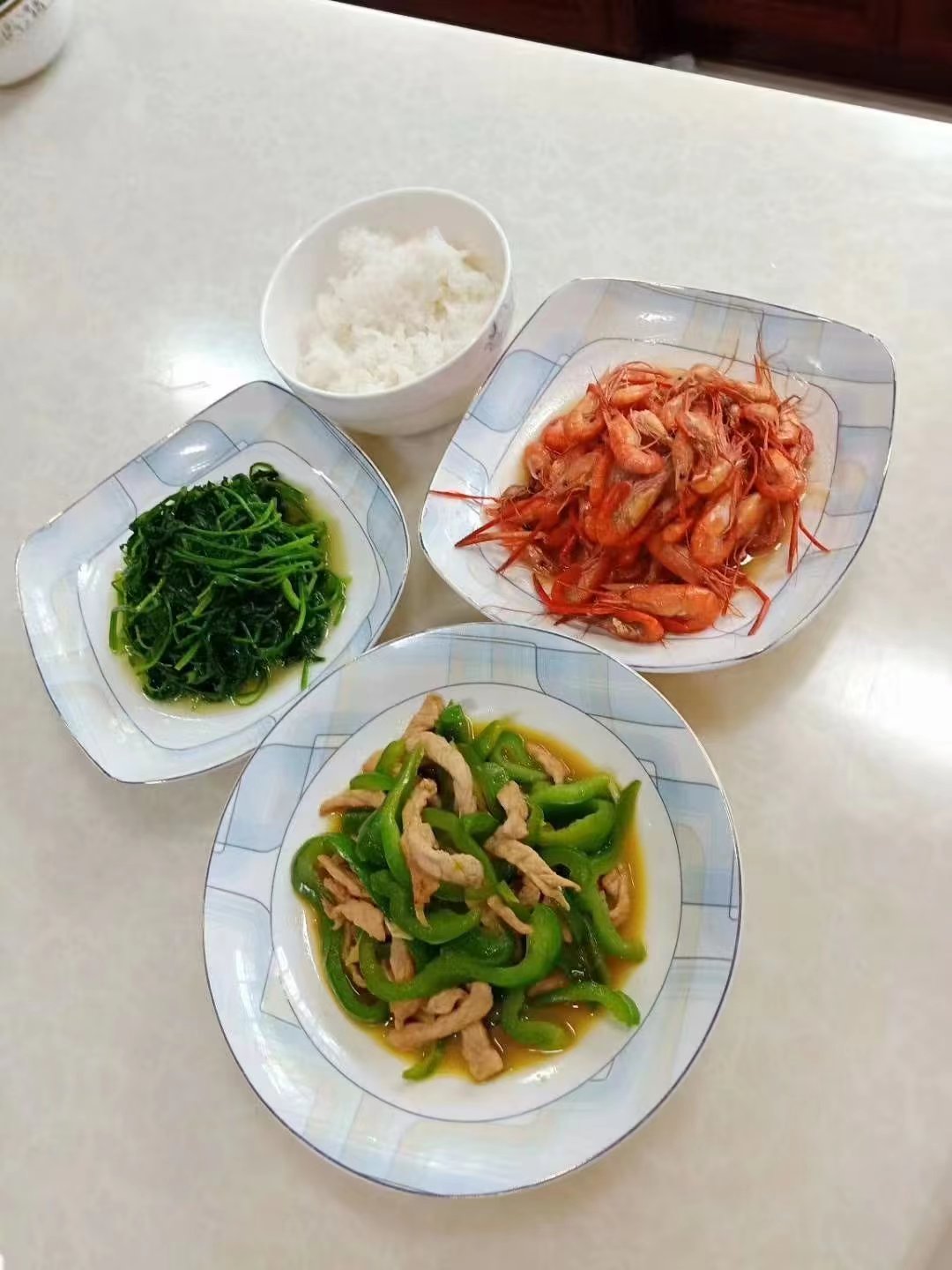 李阿姨工作生活照2