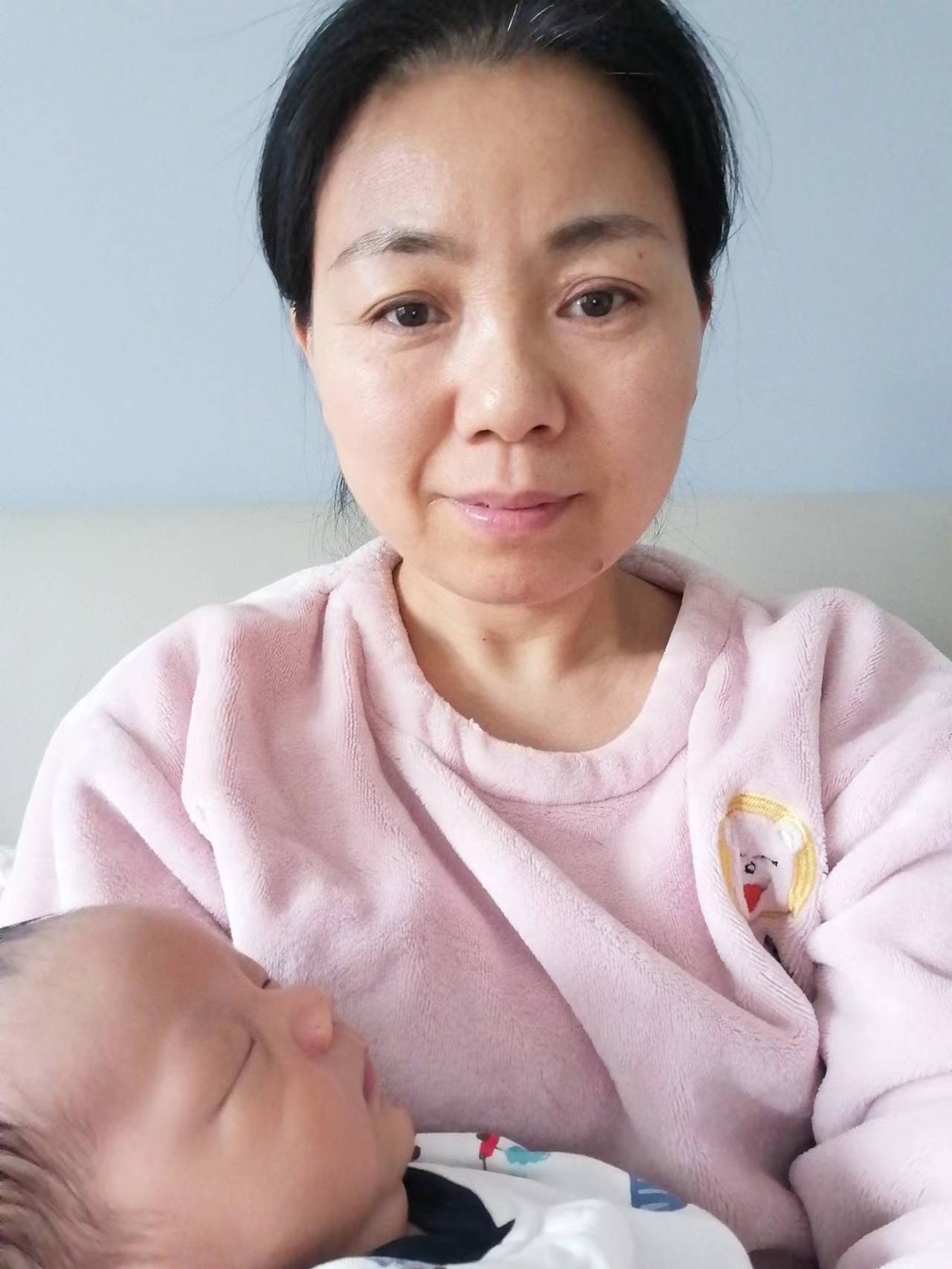 全国月嫂梅阿姨公开照片
