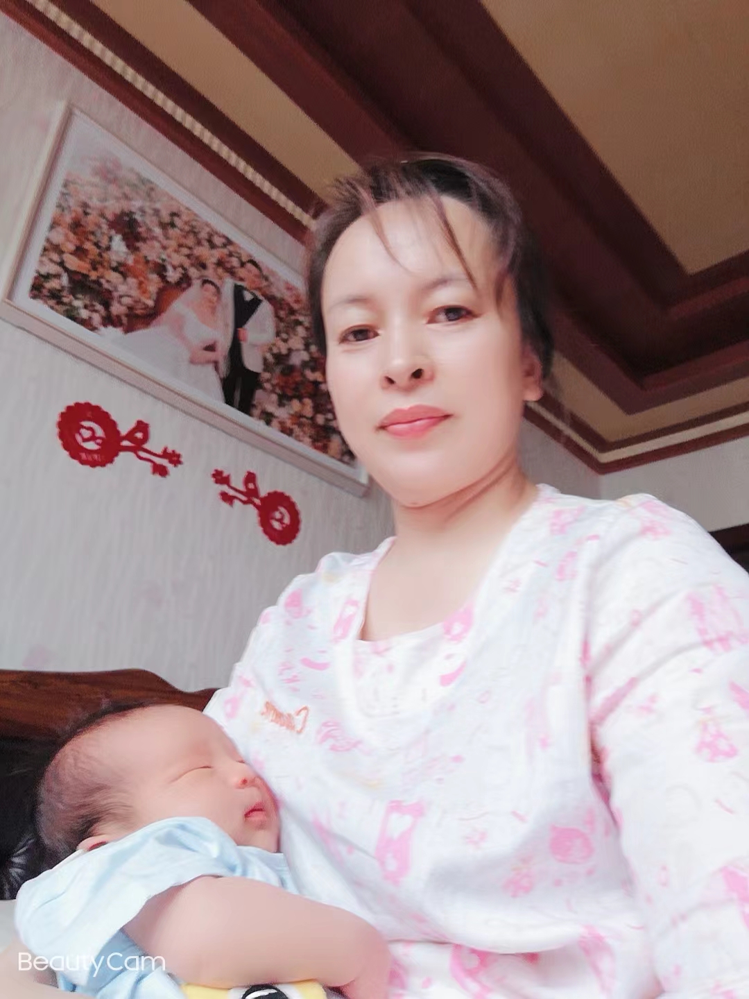 上海育婴师、月嫂王阿姨公开照片