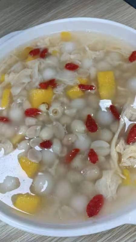 晏阿姨工作生活照8