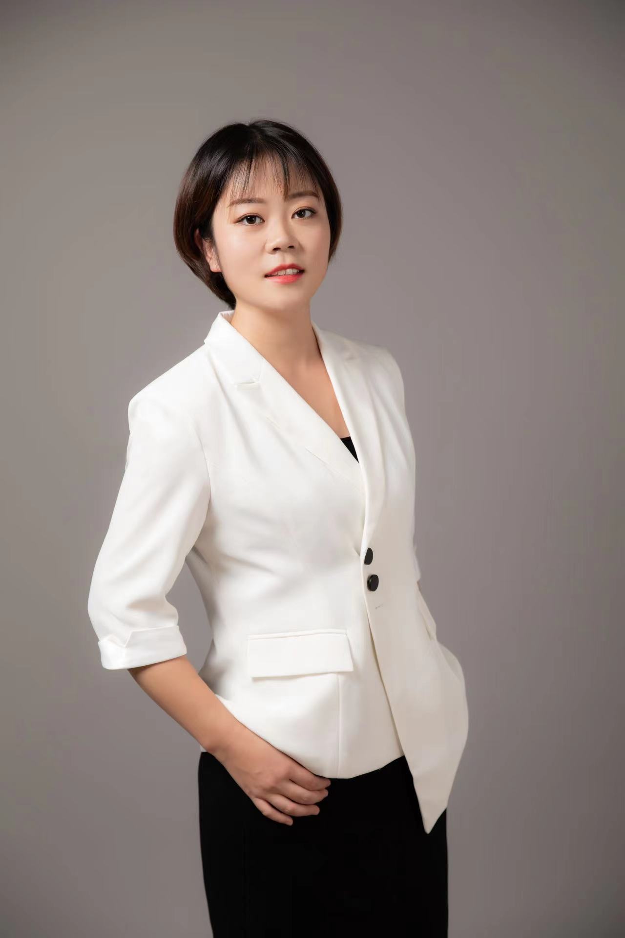上海家务师程阿姨公开照片