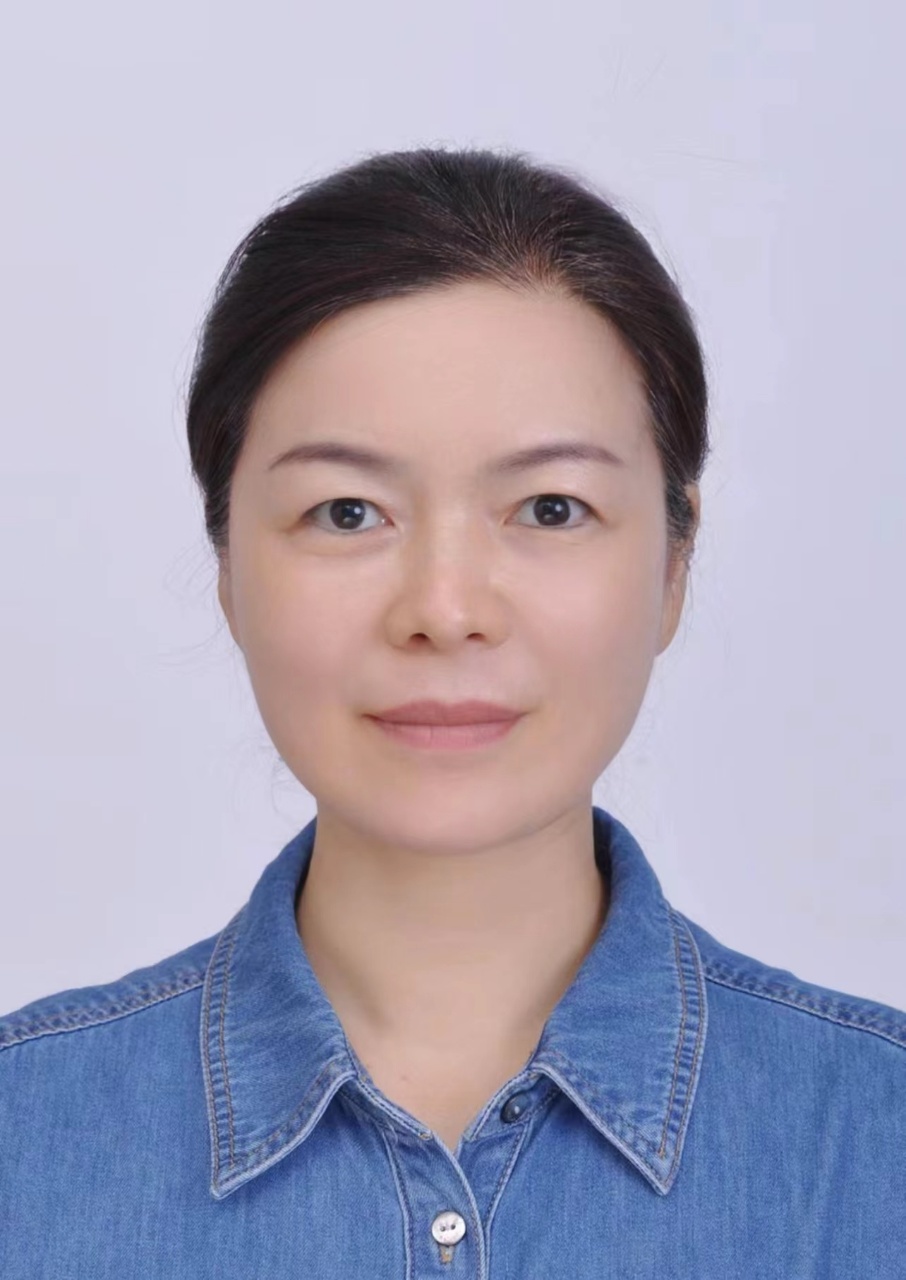 上海成长陪伴师、育婴师李阿姨公开照片