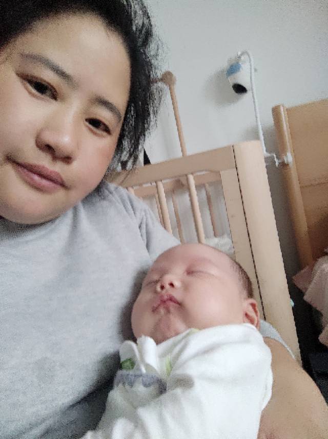 徐阿姨工作生活照1