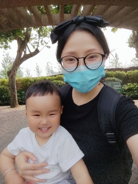 罗阿姨工作生活照1