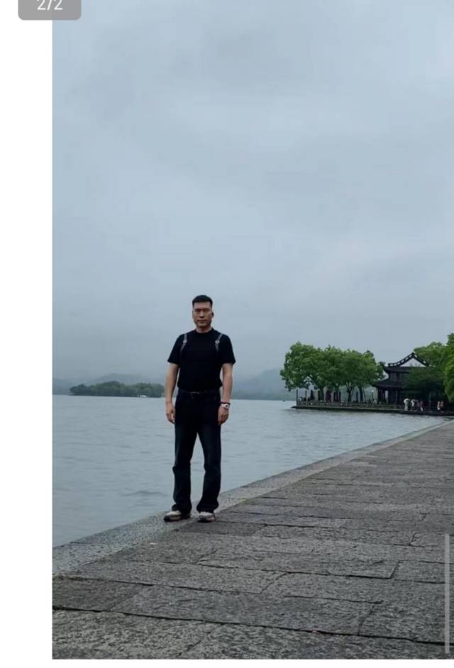刘师傅工作生活照1