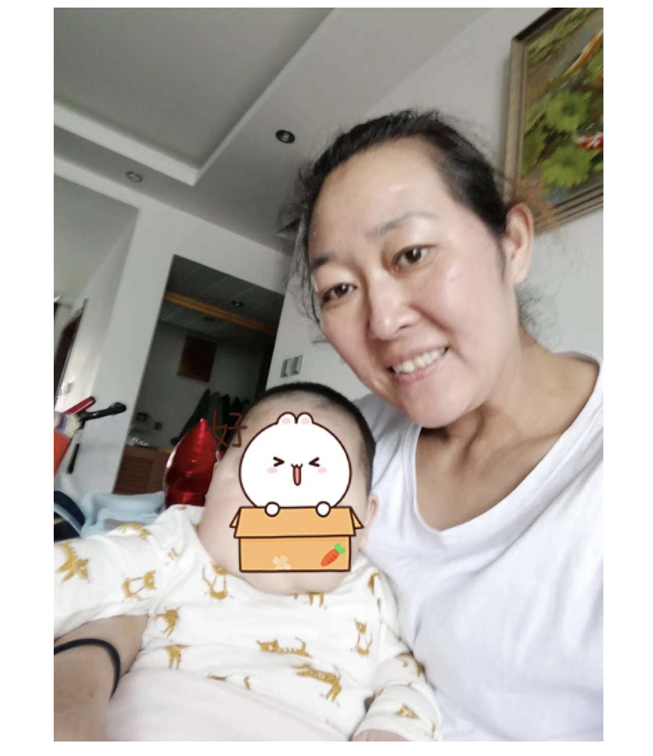 赵阿姨工作生活照1