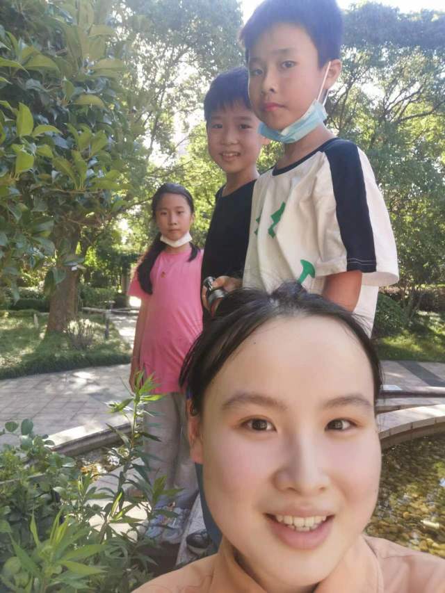 诸阿姨工作生活照8