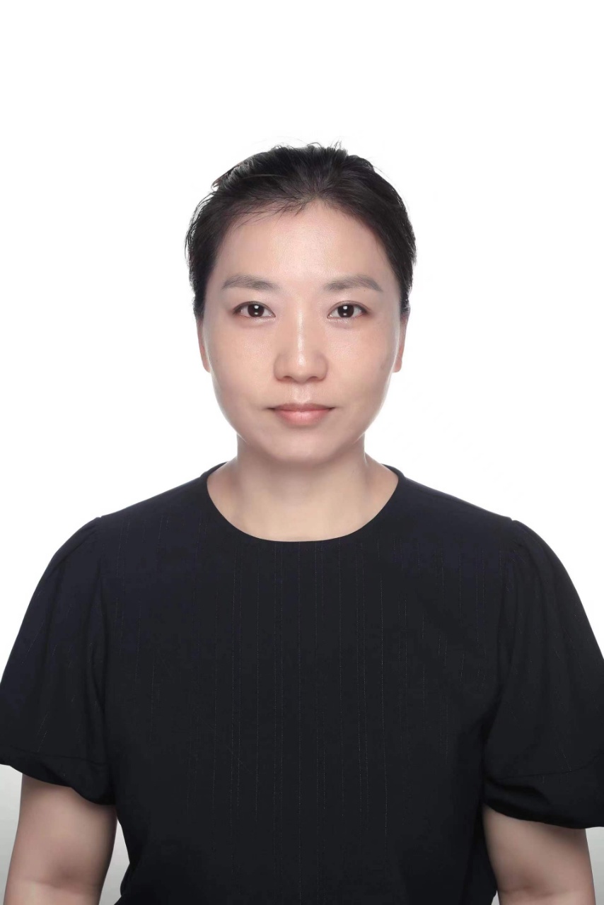 上海家务师尹阿姨公开照片