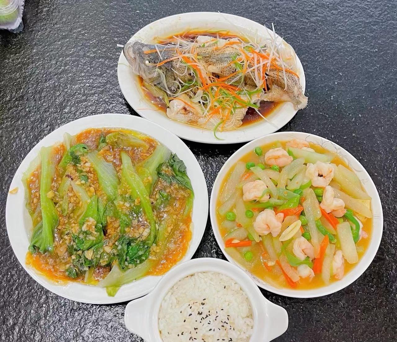 邓阿姨工作生活照9