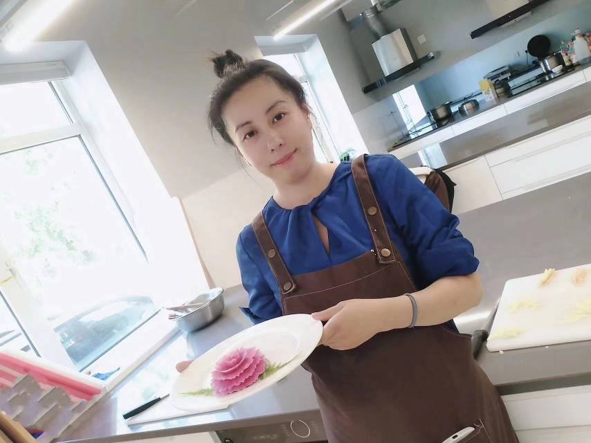 倪阿姨缩略图2