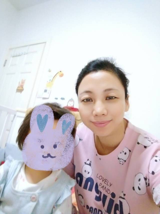 刘阿姨工作生活照1