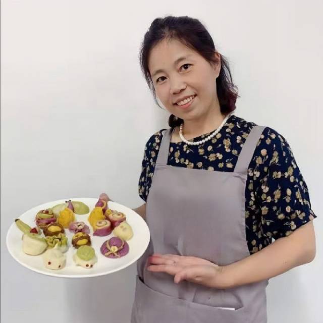 李阿姨工作生活照9