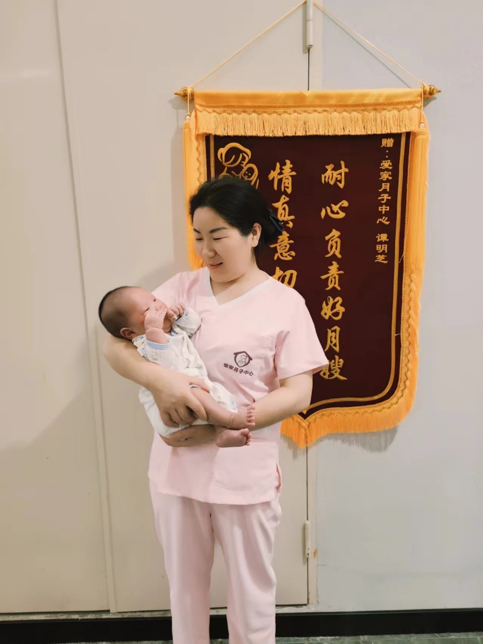 谭阿姨工作生活照4
