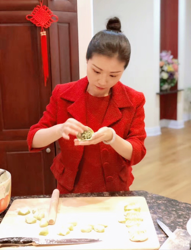 R阿姨工作生活照2