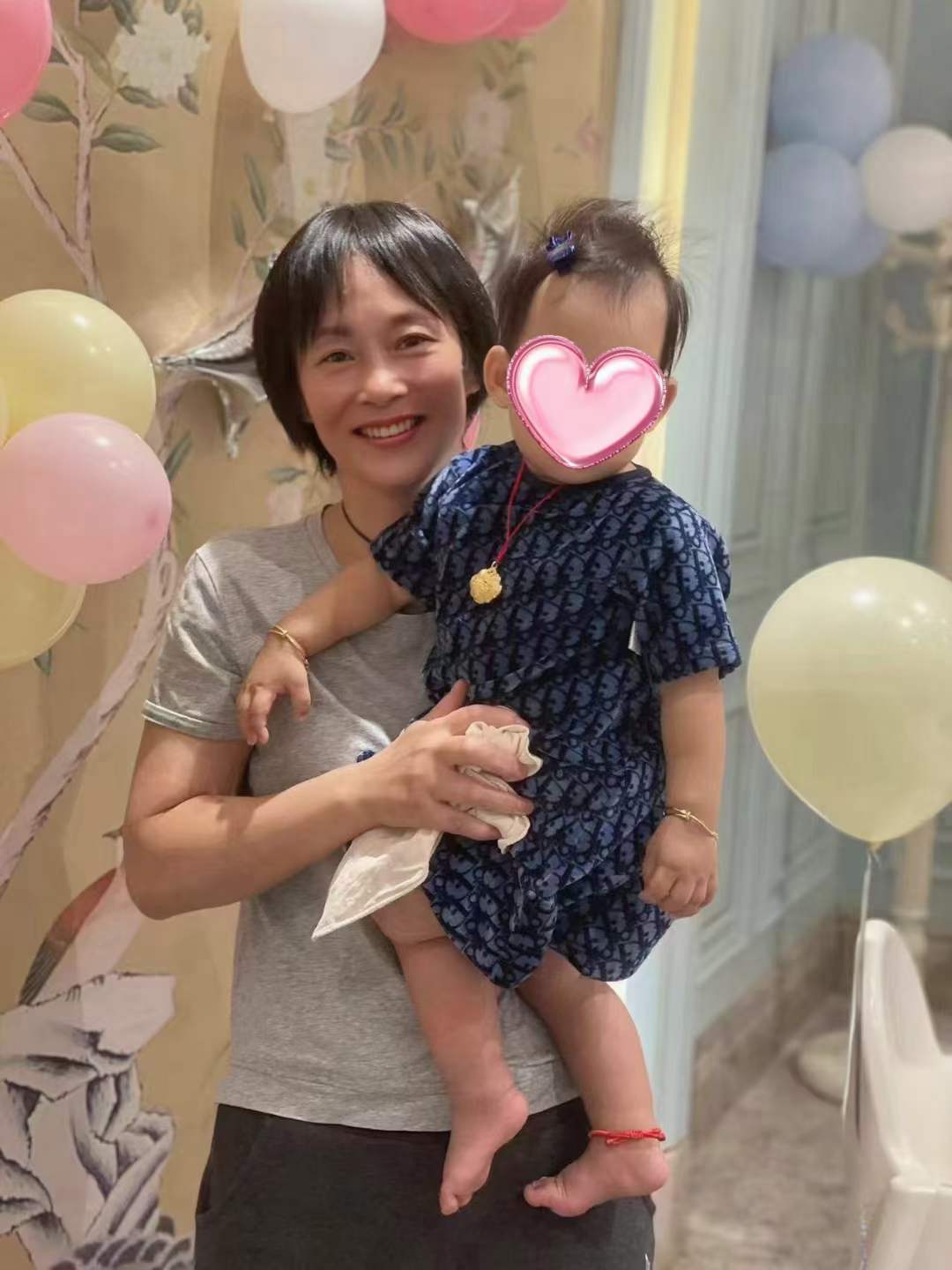 上海育婴师胡阿姨公开照片