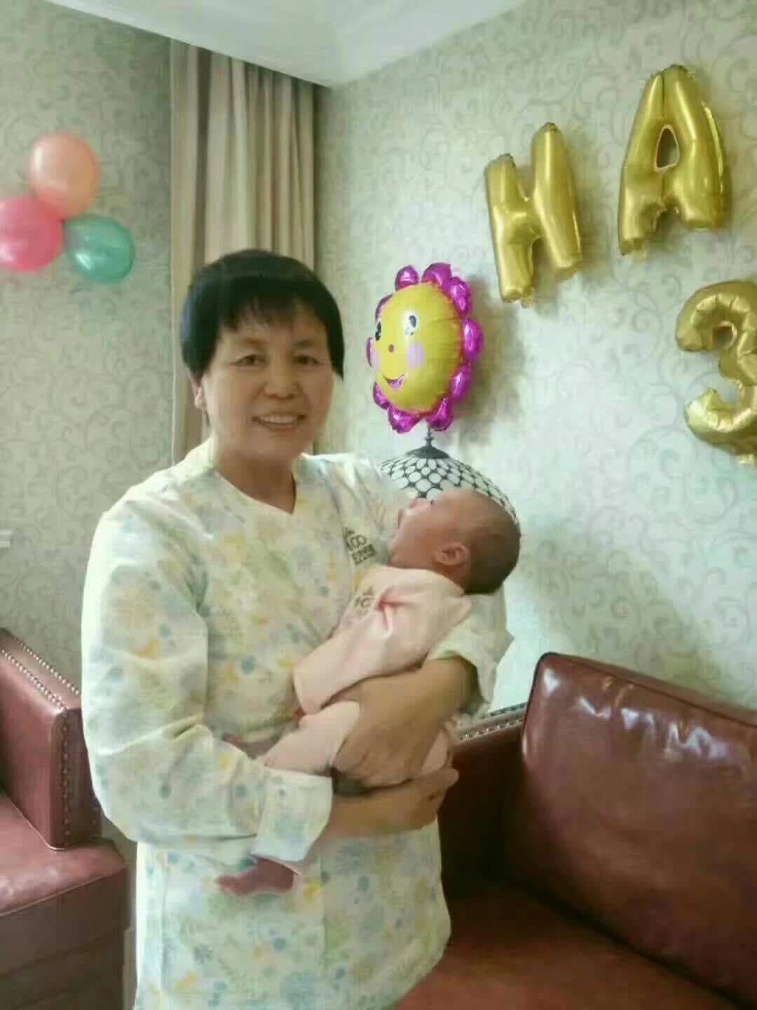 丁阿姨工作生活照2