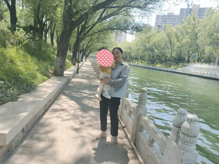 崔阿姨工作生活照1