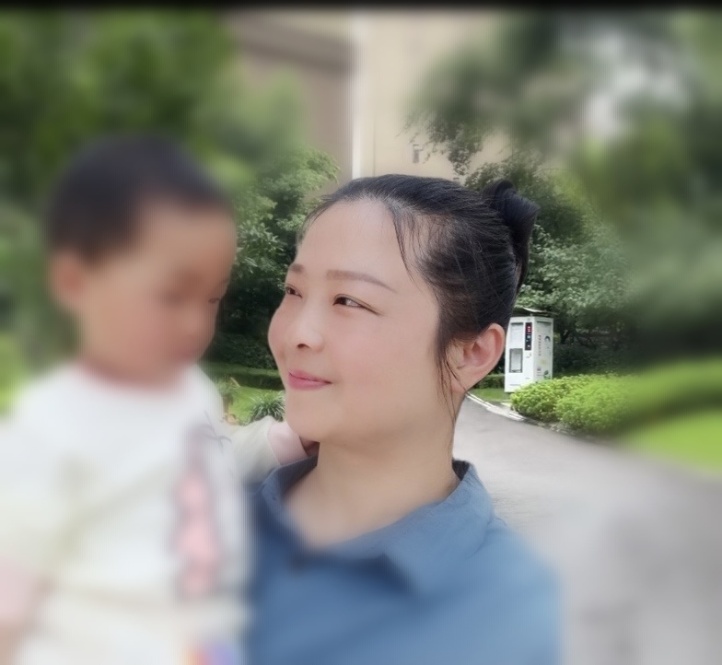周阿姨工作生活照1