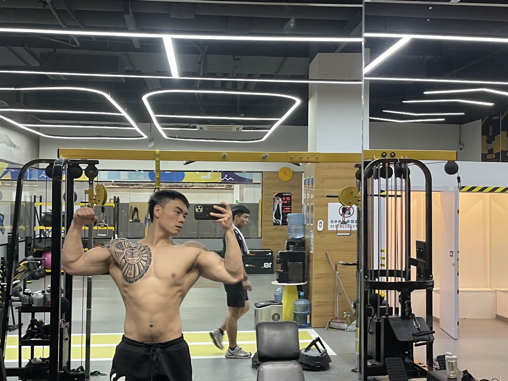 吴师傅缩略图3