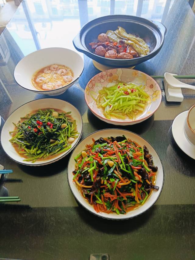 李阿姨工作生活照7