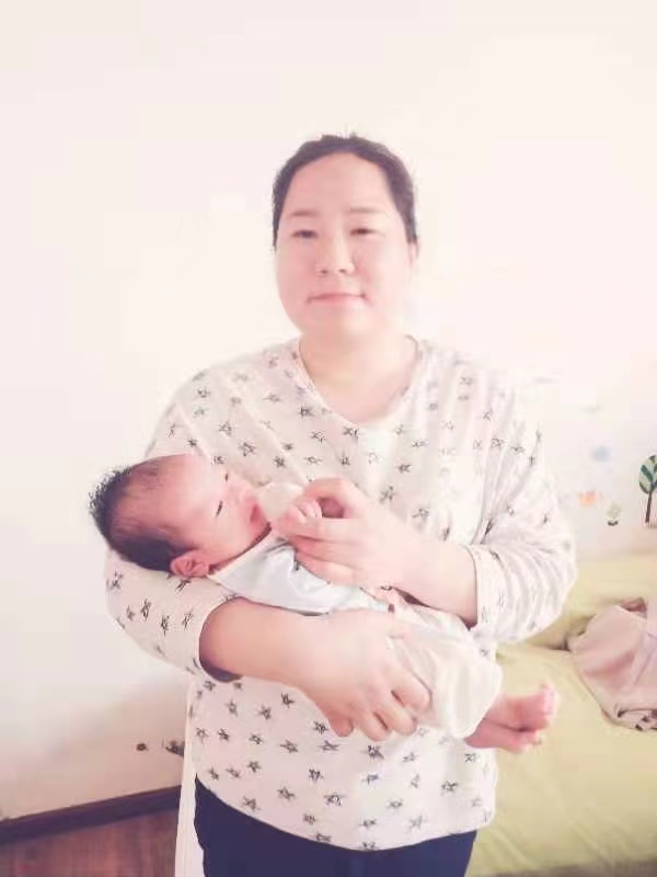 初阿姨工作生活照8