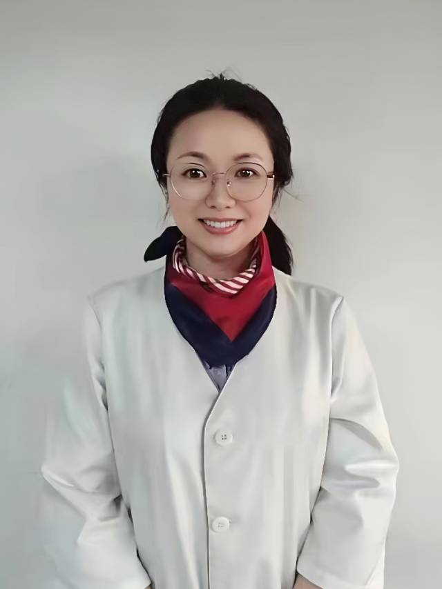 高阿姨工作生活照1
