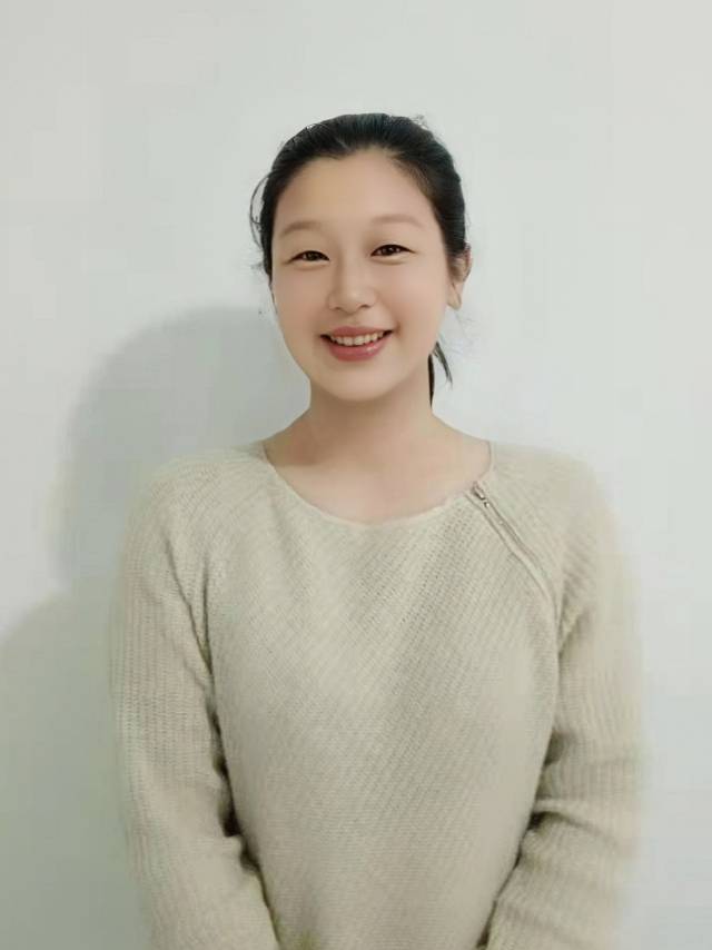 汤阿姨工作生活照1