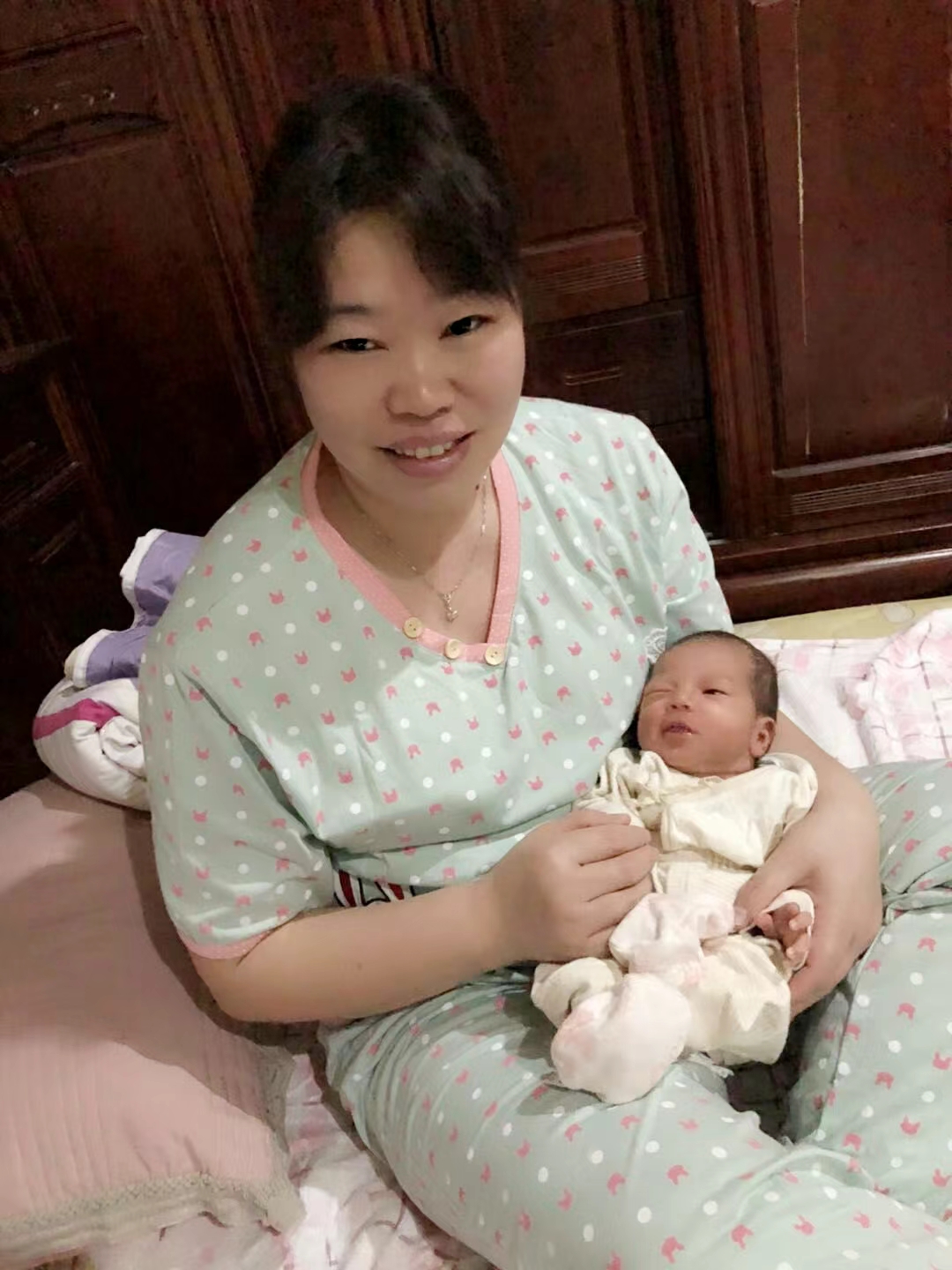 全国月嫂罗阿姨公开照片