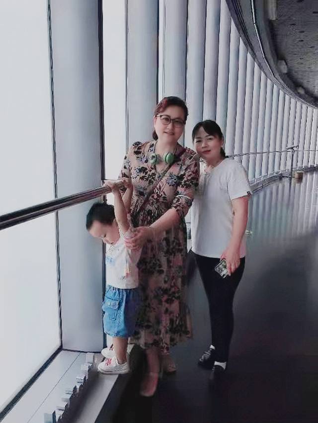 吴阿姨工作生活照2