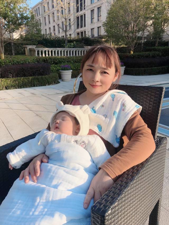 吴阿姨工作生活照1