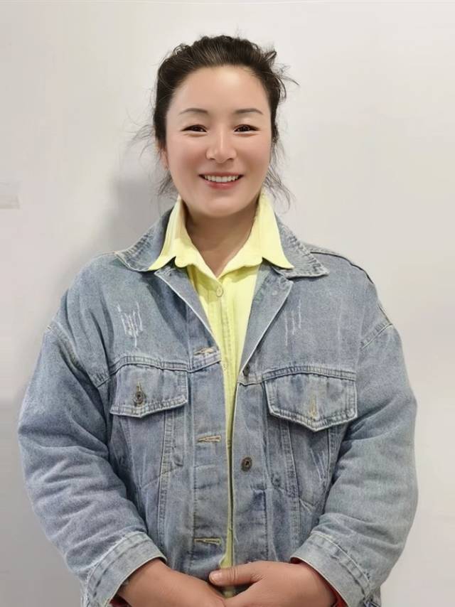 韩阿姨工作生活照2