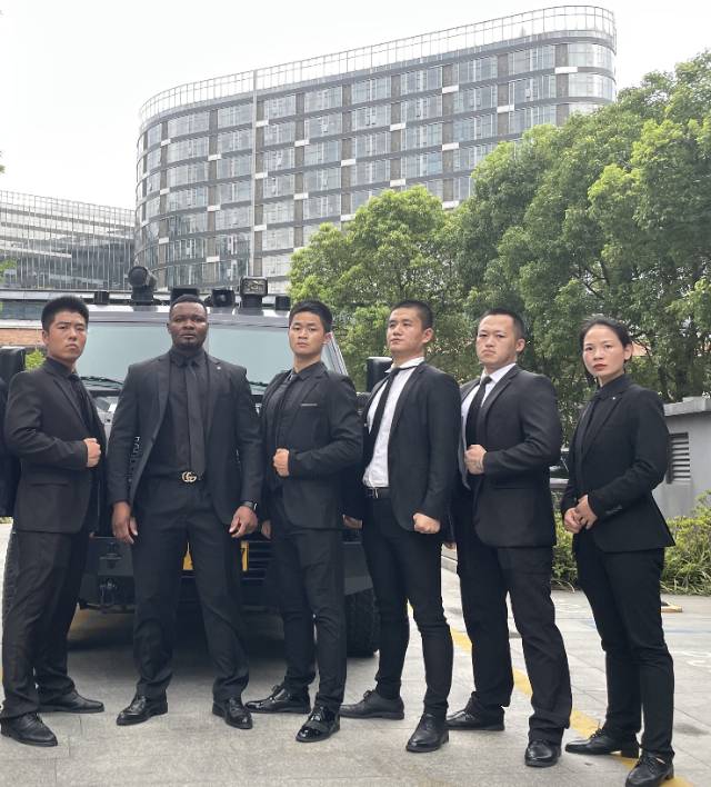 黄师傅工作生活照1