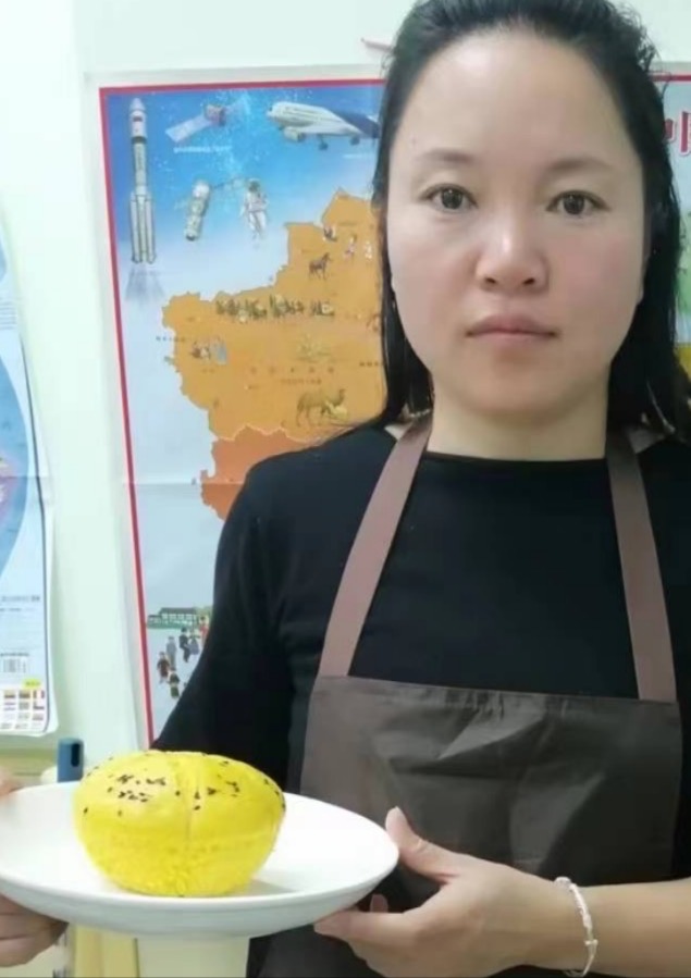 翟阿姨工作生活照1