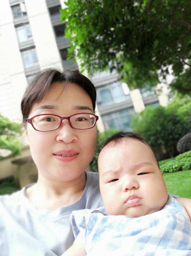 胡阿姨工作生活照1