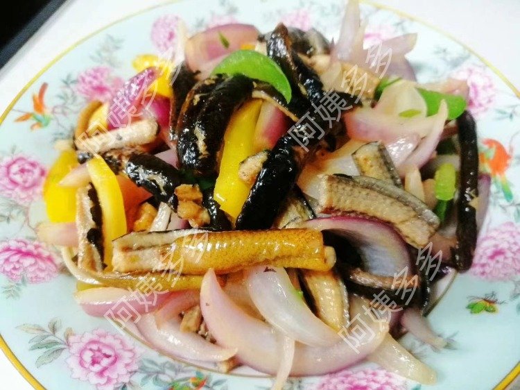 魏阿姨工作生活照2
