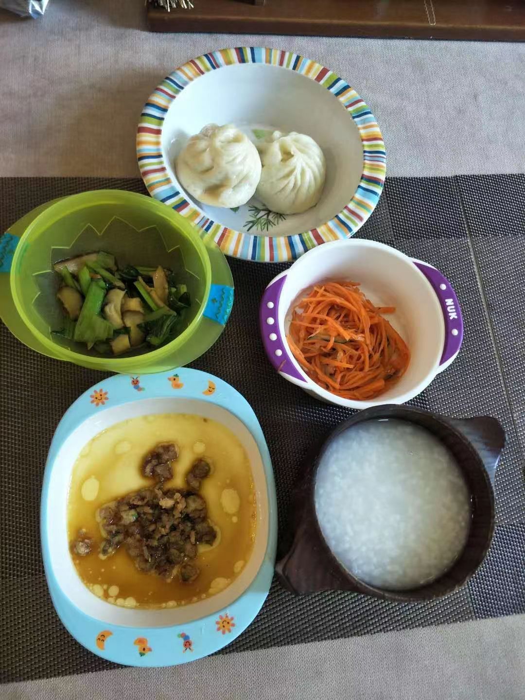 崔阿姨工作生活照3
